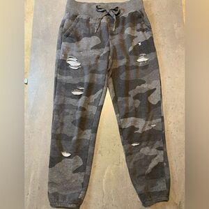 Aerie Camo Ripped joggers